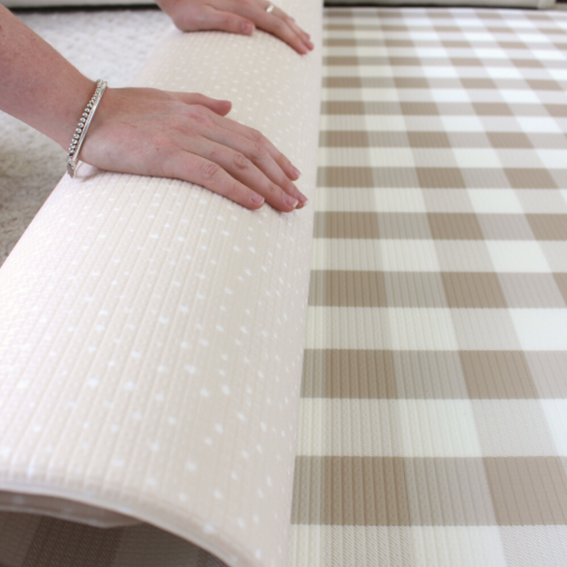 Gingham Play Mat - Latte – Munchkin & Bear